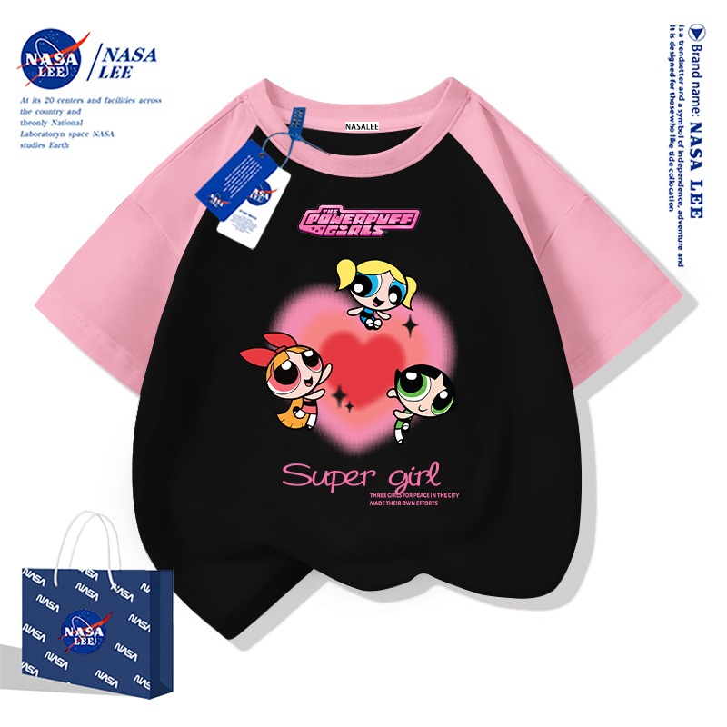 NASA เสื้อยืดแขนสั้นสไตล์อเมริกันลายหญิงนักบินอวกาศสุดเท่ รุ่นใหม่ปี 2025 ผ้าคอตตอนสีชมพูดำ ดีไซน์แขนเสื้อแบบจับชายสำหรับเด็กผู้ชายและเด็กผู้หญิง แฟชั่นทันสมัย