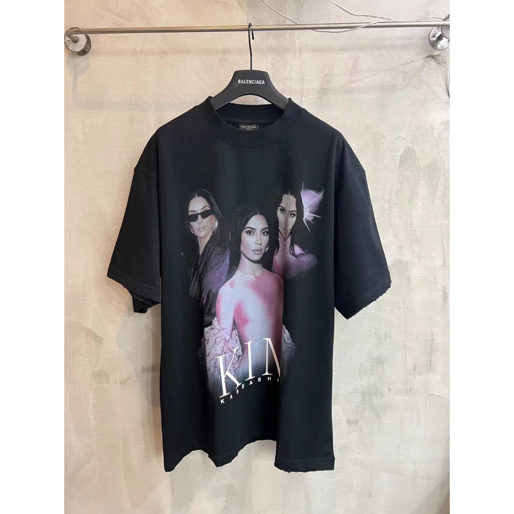 B Kim Kardashian งานศิลปะการฉีดโดยตรงพิมพ์เสื้อยืดแขนสั้นเก่า