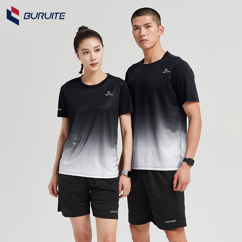 ชุดกีฬาชาย-หญิง 2 ชิ้น เสื้อ+กางเกง เนื้อผ้าแห้งเร็ว-ระบายอากาศดี ใส่ได้ทั้งออกกำลังกายและทุกวัน