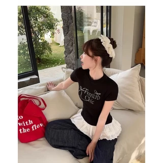 Fariy🍒มีสินค้า🍒 เสื้อยืดเเขนสั้น เสื้อยืดแต่งชายลูกไม้ เเต่วเพชรหน้าอก ไหล่ตรง งานลูกไม้ ทรงสลิฟฟิต