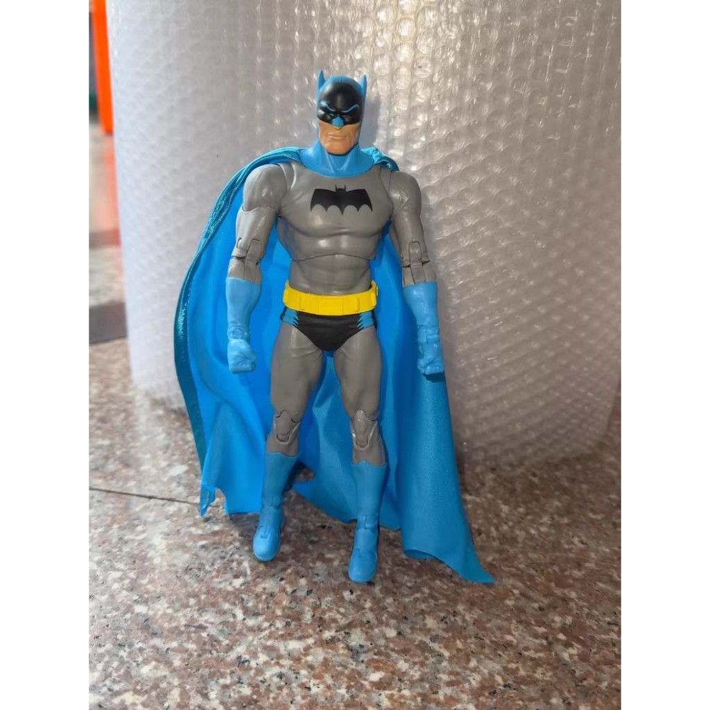 (ไม่มีกล่อง) McFarlane Batman Blue Figure
