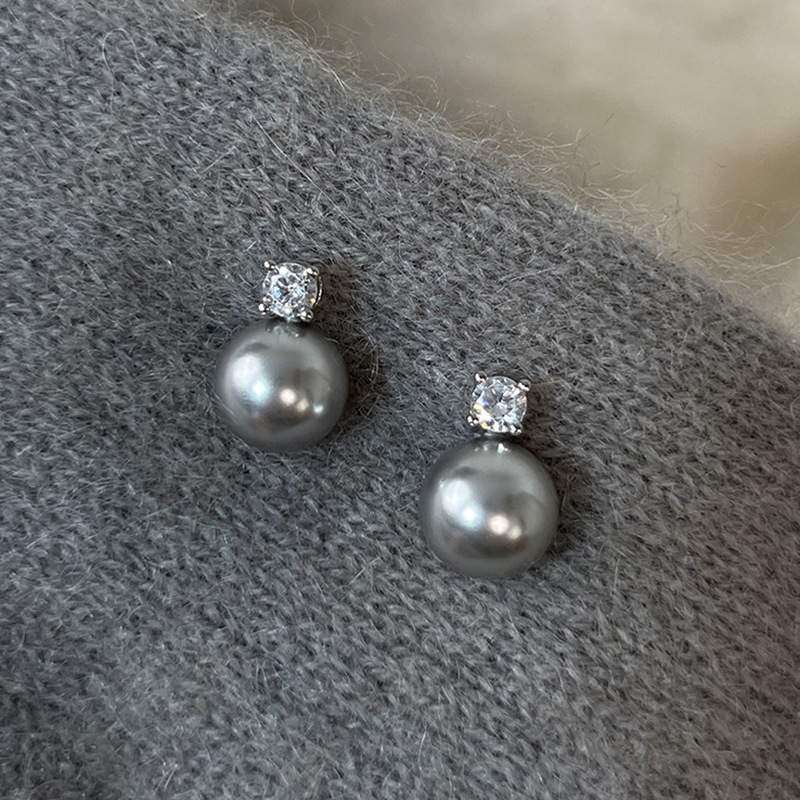 ต่างหูสตั๊ดมุกแก้วสีเทาอ่อนเรียบง่ายหรูหรา