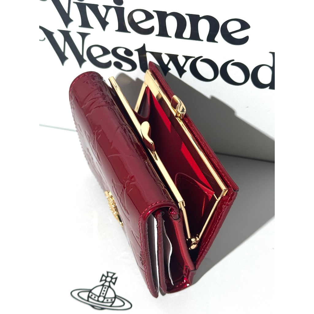 Vivienne Westwood กระเป๋าสตางค์ไฮไลท์ลายนูนสีแดง