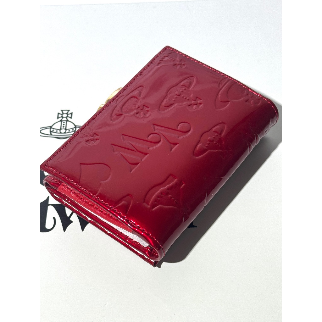 Vivienne Westwood กระเป๋าสตางค์ไฮไลท์ลายนูนสีแดง