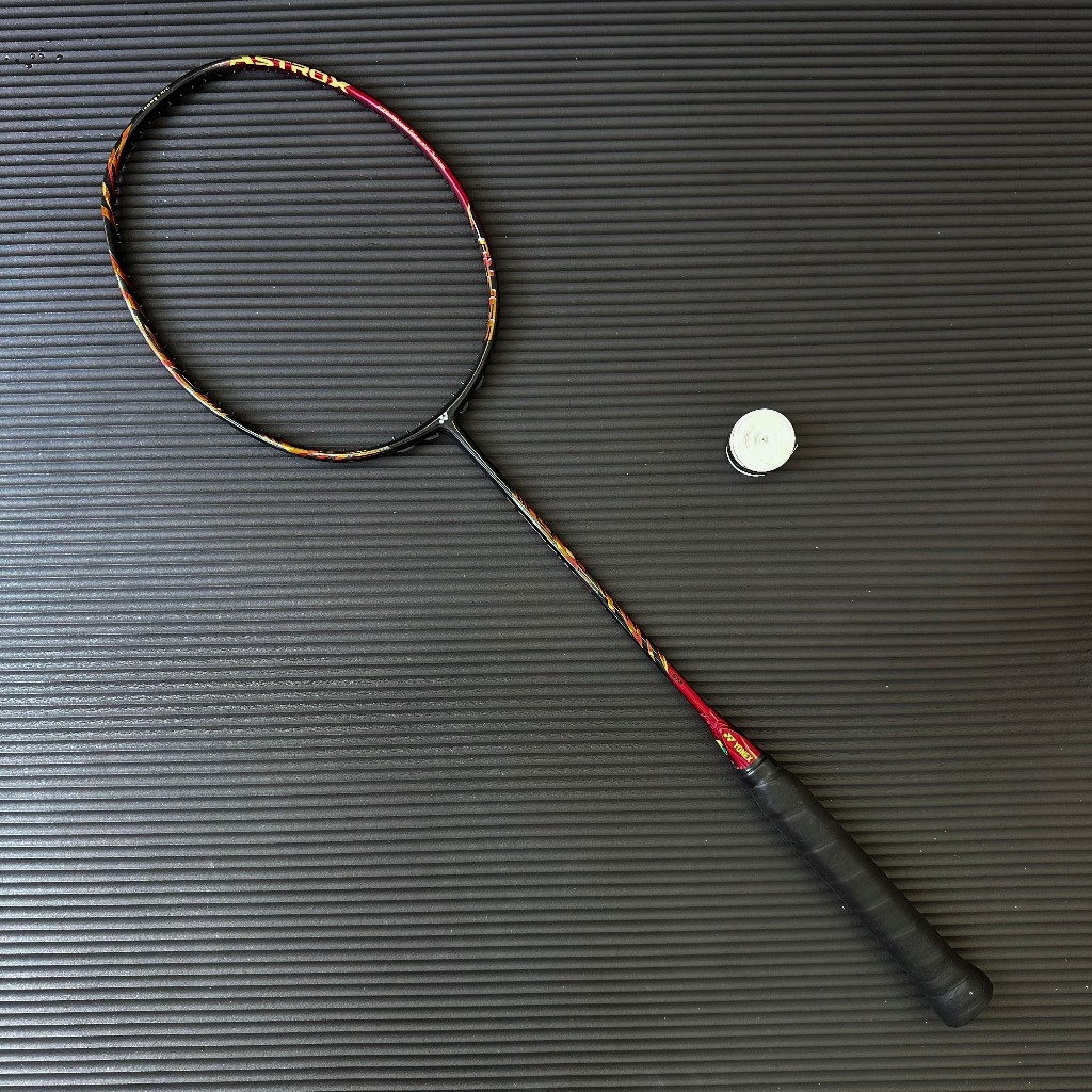 YONEX YONEX ASTROX 99 PRO Riyao สีแดง Momota Kento การแข่งขันไม้แบดมินตันเฉพาะ Sky Axe 99PRO 4UG5