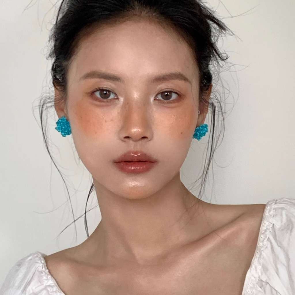 ต่างหูลูกปัดดอกไม้ไฮเดรนเยียสีฟ้าสดหรูหรา เหมาะสำหรับฤดูใบไม้ผลิและฤดูร้อน