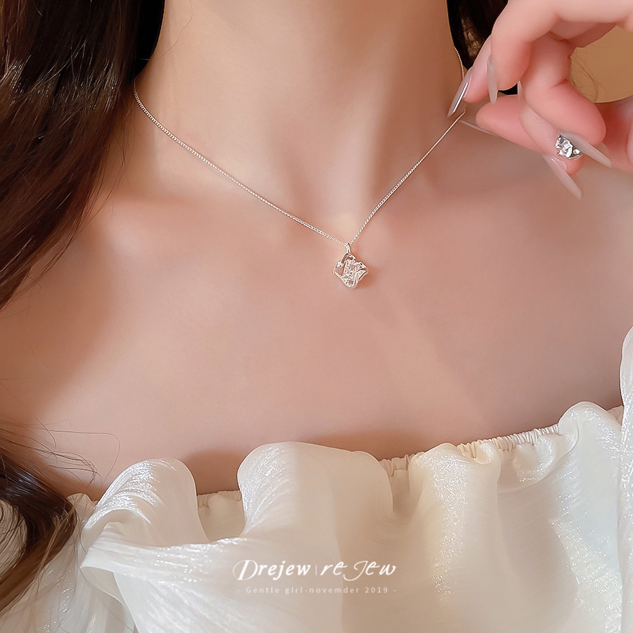 DREJEW 18k ทองแท้เคลือบด้วยไฟฟ้า zircon สร้อยคอสี่เหลี่ยมกลวงหรูหรา high-end clavicle chain retro niche สร้อยคออเนกประสงค์ - รูปที่ 3