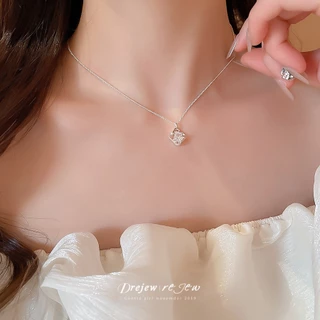 DREJEW 18k ทองแท้เคลือบด้วยไฟฟ้า zircon สร้อยคอสี่เหลี่ยมกลวงหรูหรา high-end clavicle chain retro niche สร้อยคออเนกประสงค์