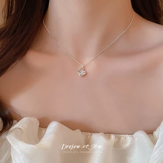 DREJEW 18k ทองแท้เคลือบด้วยไฟฟ้า zircon สร้อยคอสี่เหลี่ยมกลวงหรูหรา high-end clavicle chain retro niche สร้อยคออเนกประสงค์
