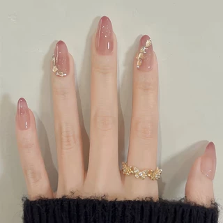 SOPHIAURA เล็บปลอมพร้อมกาวฟรีเล็บสั้นเล็บอัลมอนด์การออกแบบตาแมวสีขาว Nude Red เครื่องประดับสงกรานต์ กันน้ำ