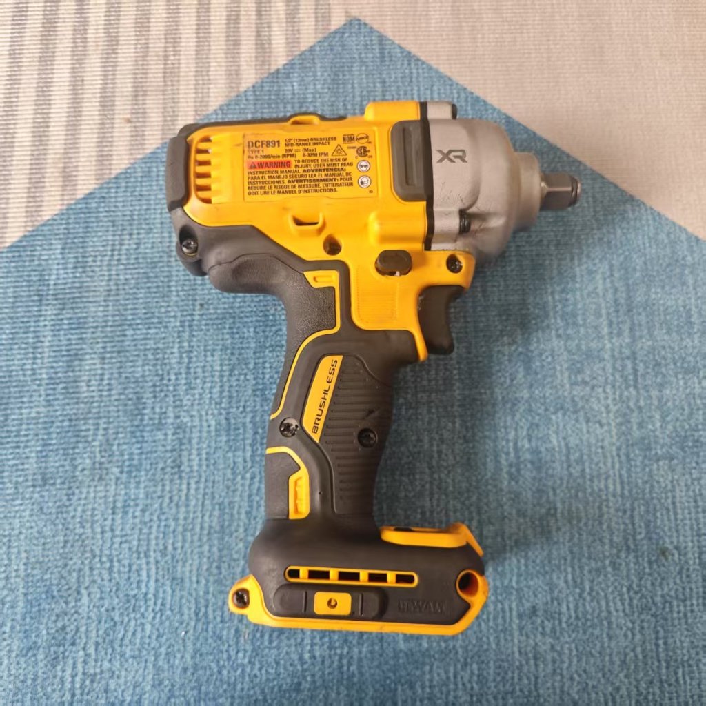 Dewalt DCF891 MID-RANGE IMPACT WRENCH (มือสอง)