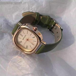 Retro Minimalist นาฬิกาผู้หญิงขนาดเล็กสายหนังนักเรียนนาฬิกาข้อมือผู้หญิง