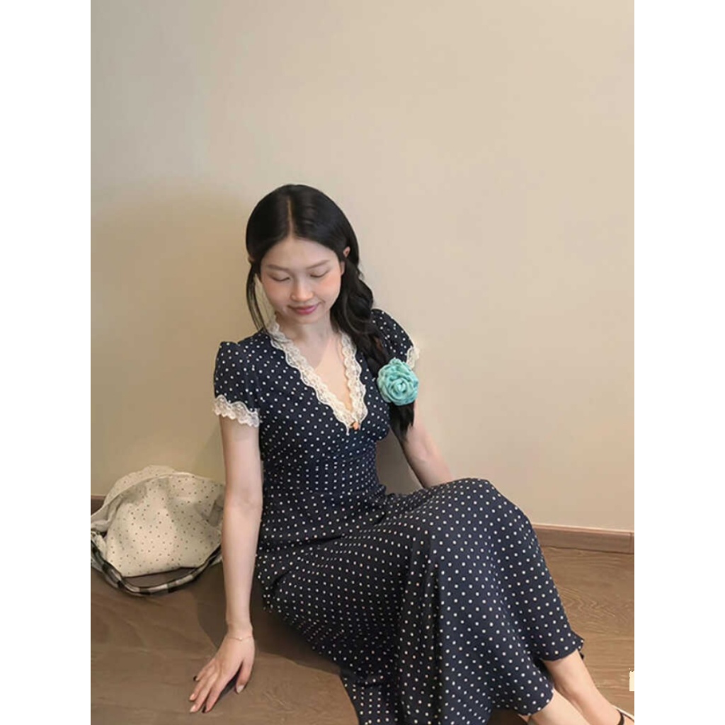 เกาหลีย้อนยุคลายจุดขอบลูกไม้ชุดคอวีแขนสั้น