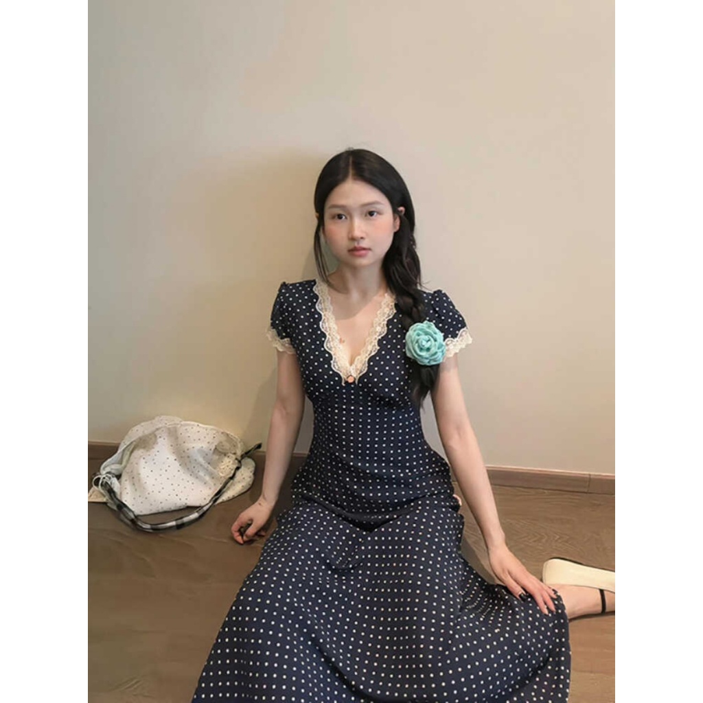 เกาหลีย้อนยุคลายจุดขอบลูกไม้ชุดคอวีแขนสั้น