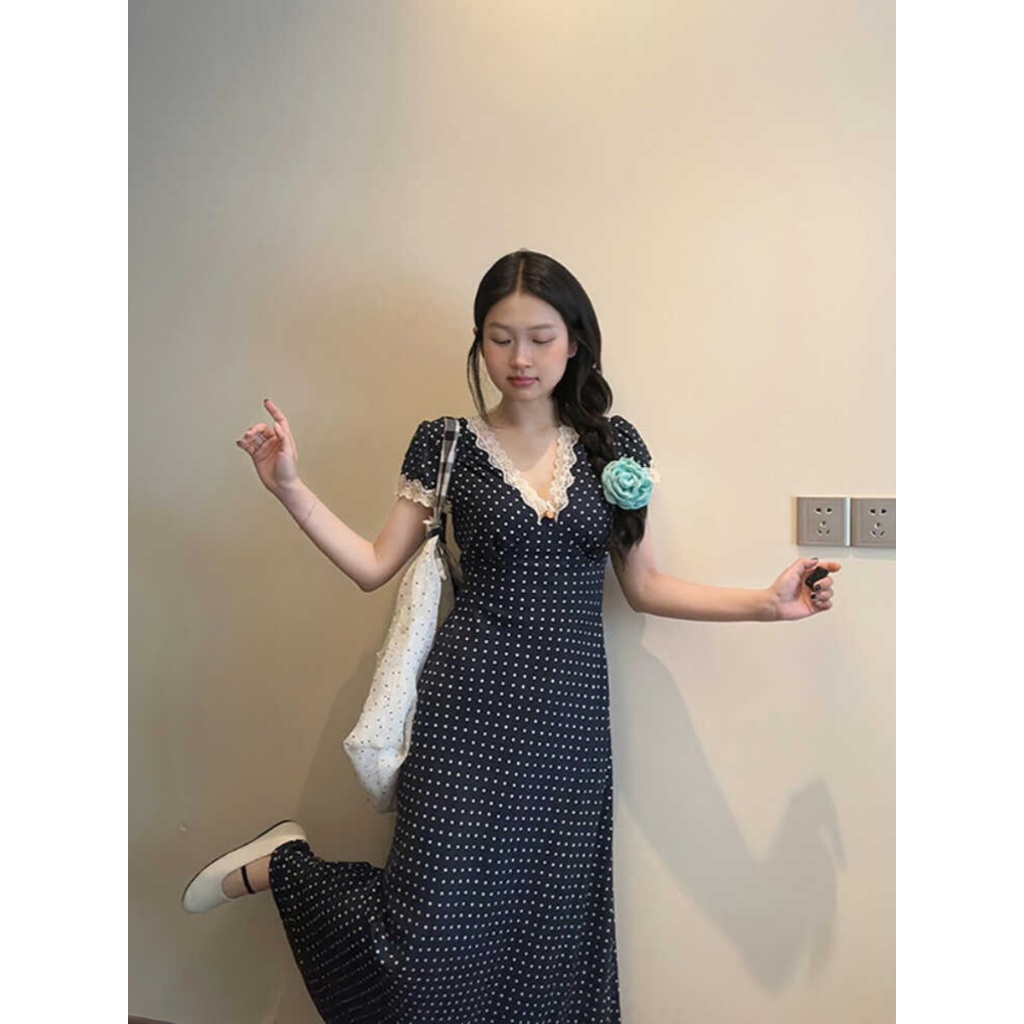 เกาหลีย้อนยุคลายจุดขอบลูกไม้ชุดคอวีแขนสั้น
