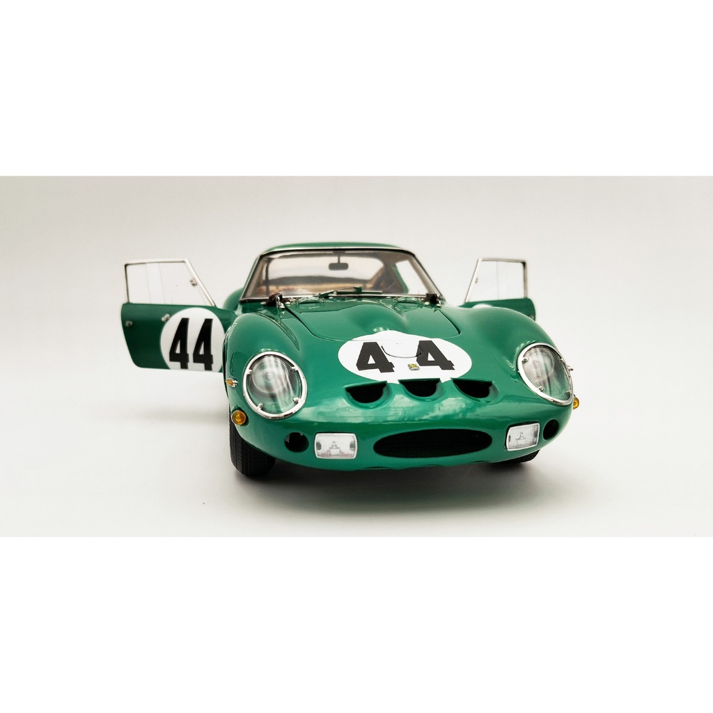 โมเดลรถแข่ง Ferrari 250 GTO 44 รถโมเดล die-cast ขนาด 1:18 ของสะสมล้ําค่า Silverstone Grand Prix