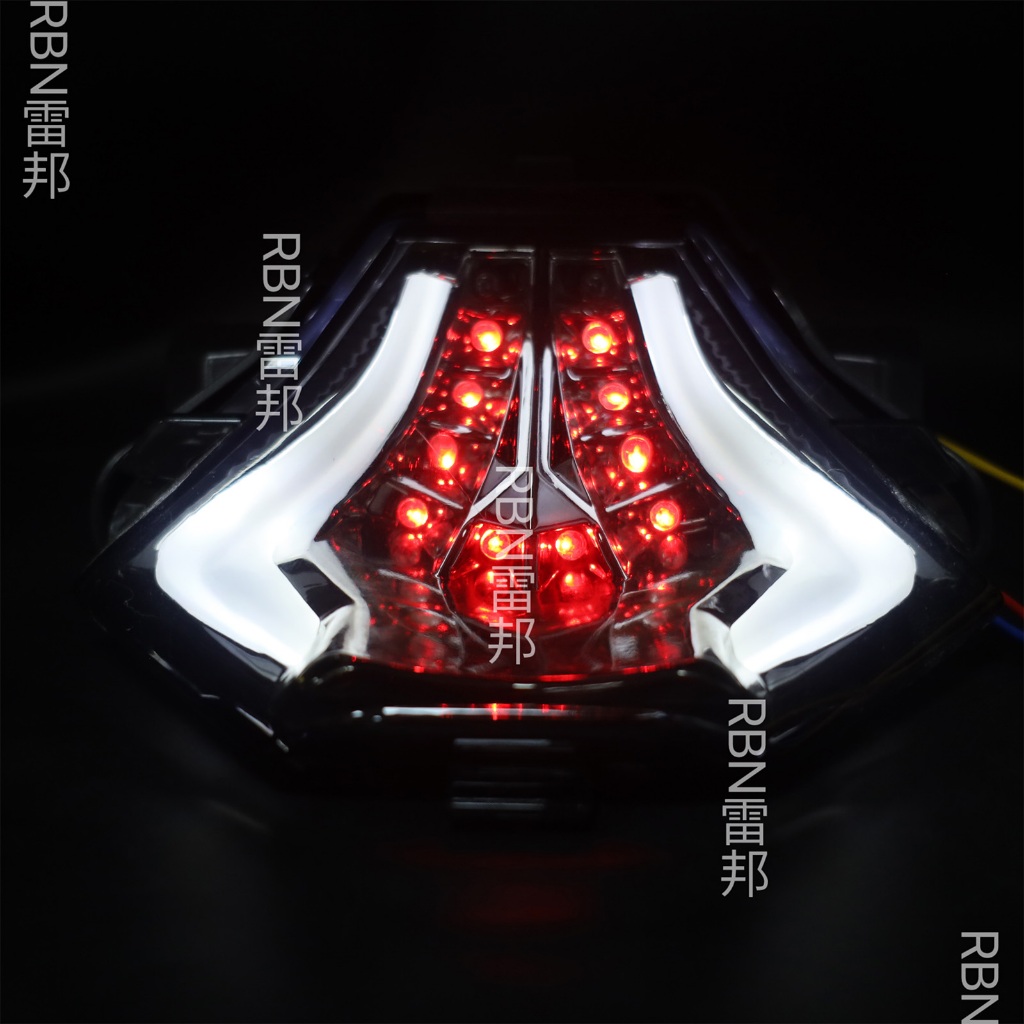 ใหม่ Yamaha R3 R25 R15Z ไฟท้าย LED ไฟเบรค Strobe Light ไฟเลี้ยวการปรับเปลี่ยนรถจักรยานยนต์