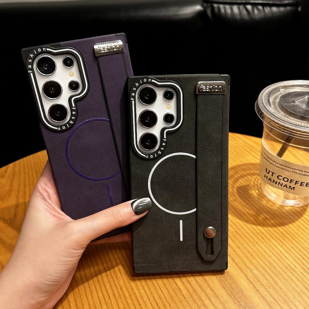 แฟชั่น สีทึบ ขนสัตว์ Magnetic แถบข้อมือ เคส Samsung Galaxy S25 Ultra S25 Plus S25 S24 Ultra S24 Plus S24 S23 Ultra S22Ultra Case เคสโทรศัพท์ใหม่ ซิลิโคนอ่อนนุ่มป้องกันการตก เคสมือถือซัมซุง