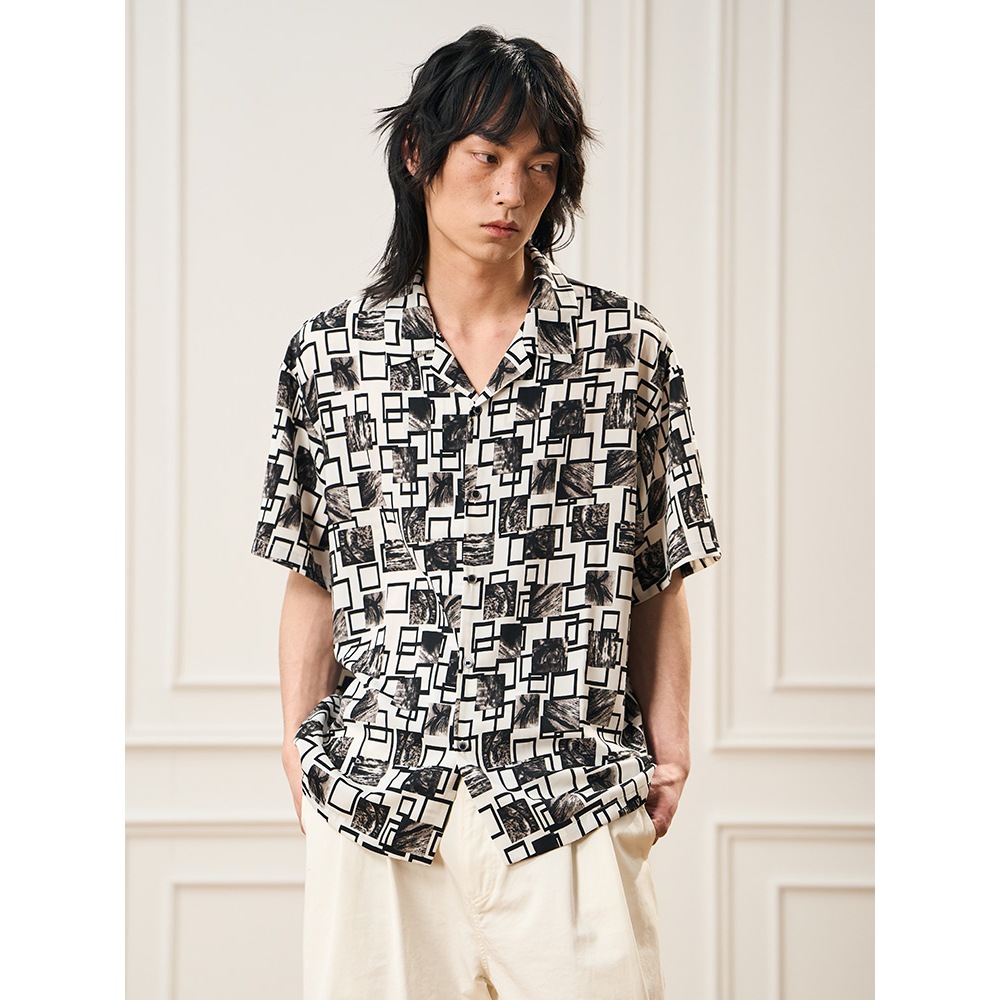 RTHM 🔥ขายดี เสื้อเชิ้ตแขนสั้นลายพิมพ์เรขาคณิตขาว-ดำคอคิวบัน ฮิตปี2025 ผ้ารักษ์โลก
