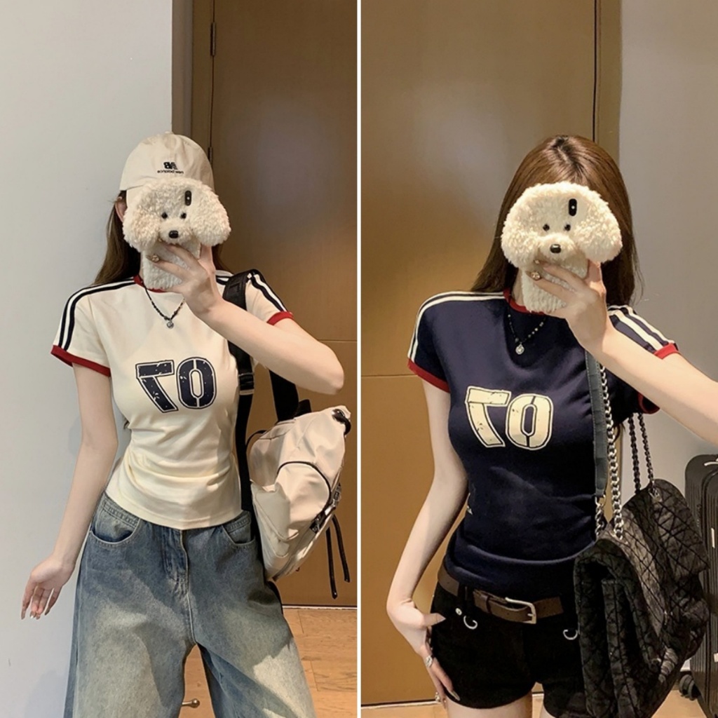 Betty house พร้อมส่ง เสื้อยืดเข้ารูปทรงผู้หญิง เสื้อยืดผู้หญิง สไตล์อเมริกัน การพิมพ์ดิจิตอล สไตล์เกาหลีเรียบง่าย