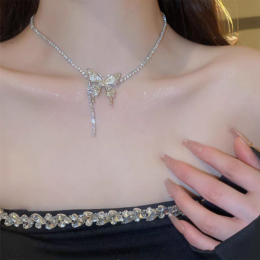 สร้อยคอ Sweet Cool สไตล์สาวร้อนผีเสื้อ Clavicle Chain หรูหรา Niche High-End Sense Dopamine สร้อยคออุปกรณ์เสริม