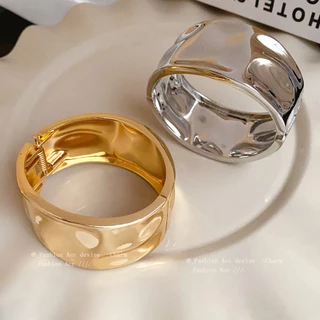 ขายส่งสร้อยข้อมือเปิดโลหะจีบผิดปกติ, ยุโรปและอเมริกาแสงหรูหราระดับไฮเอนด์สไตล์สายรัดข้อมือ, ซอกและส่วนบุคคลอุปกรณ์อเนกป