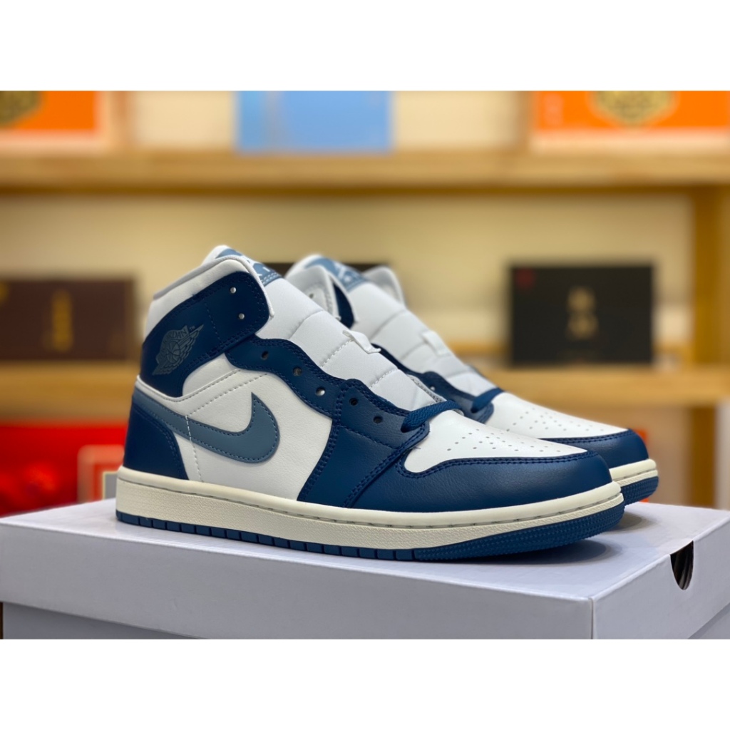 A/j 1 Mid GS "UNC" High-Top North Carolina Blue White Blue BQ6472-014 BQ6472-620 สีชมพู Casual กีฬาร