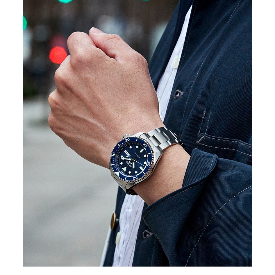 นาฬิกาผู้ชาย  ของแท้ นาฬิกาข้อมือ Seiko 5 Sports GMT เครื่องศูนย์ไทย พร้อมกล่อง seiko นาฬิกา SEIKO 5 SPORT