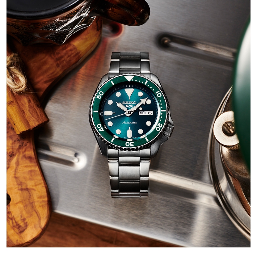 นาฬิกาผู้ชาย  ของแท้ นาฬิกาข้อมือ Seiko 5 Sports GMT เครื่องศูนย์ไทย พร้อมกล่อง seiko นาฬิกา SEIKO 5 SPORT