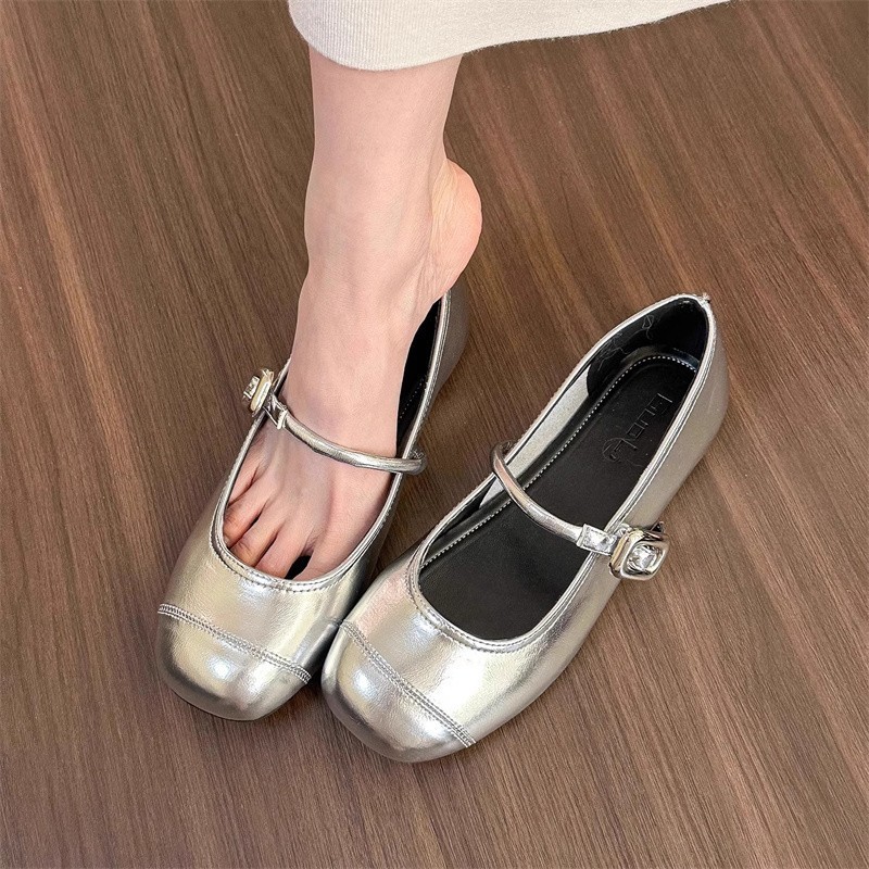 Chic Stroll รองเท้าเดี่ยวสไตล์เรโทรสไตล์ฝรั่งเศส 2025 ใหม่อารมณ์สบายเข้าได้หลายชุดแฟชั่นหัวมนปากตื้นด้านล่างแบนลื่นแมรี่เจน