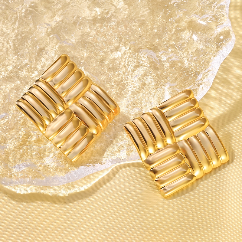 สแตนเลสลายต่างหูสี่เหลี่ยม 18k Gold Pearl Geometric Stud Ear เครื่องประดับกันน้ํา Hypoallergenic - รูปที่ 5