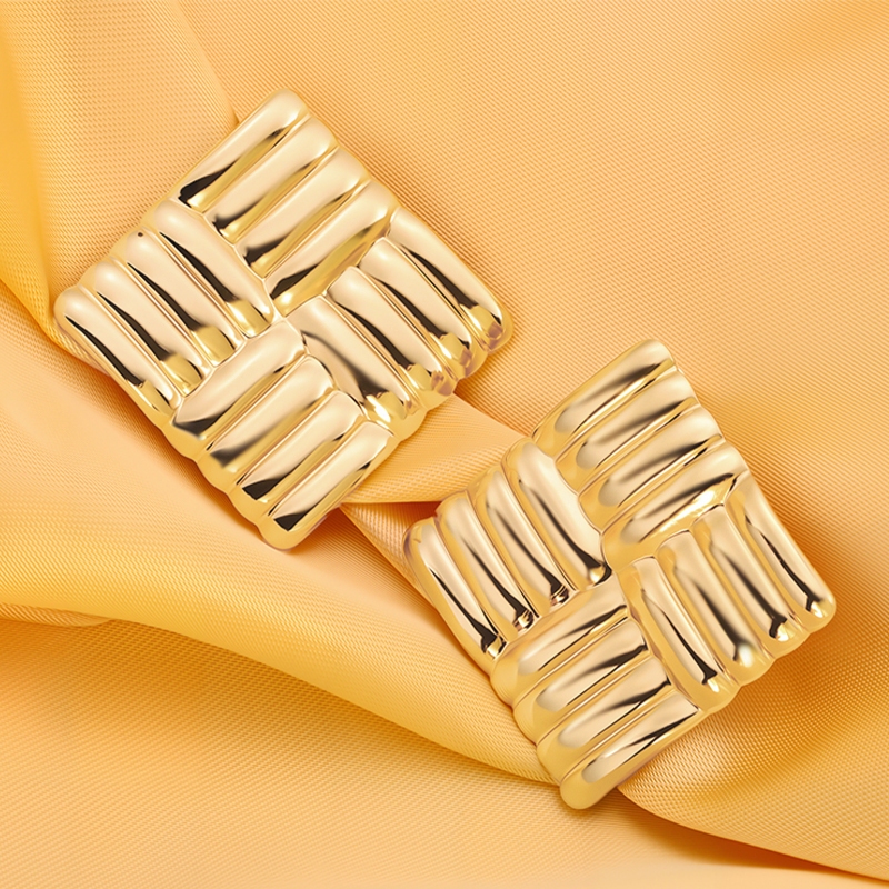 สแตนเลสลายต่างหูสี่เหลี่ยม 18k Gold Pearl Geometric Stud Ear เครื่องประดับกันน้ํา Hypoallergenic - รูปที่ 3