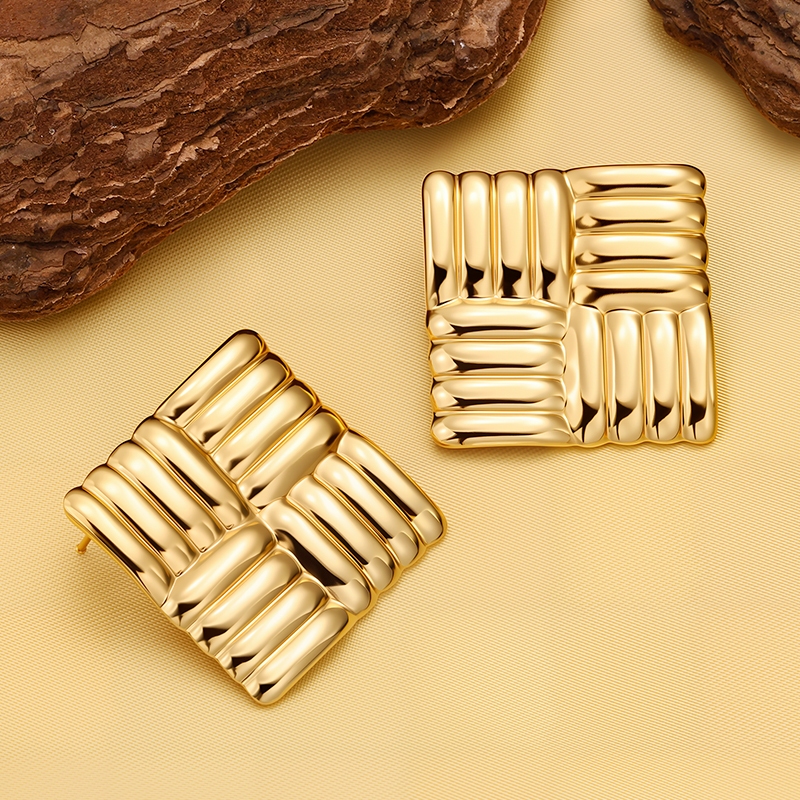 สแตนเลสลายต่างหูสี่เหลี่ยม 18k Gold Pearl Geometric Stud Ear เครื่องประดับกันน้ํา Hypoallergenic - รูปที่ 4