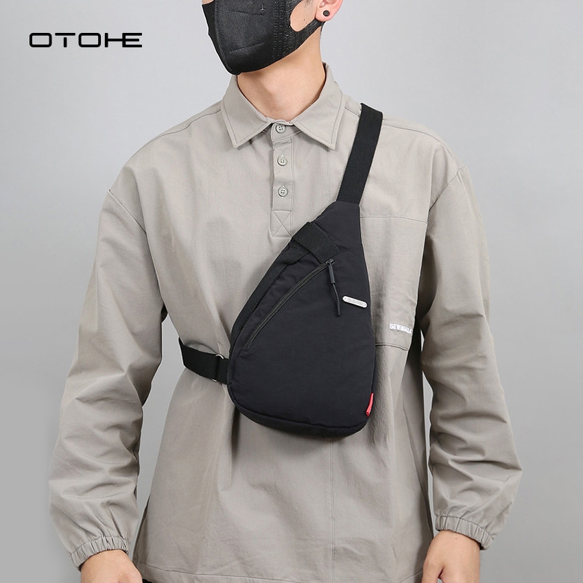 OTOHE กระเป๋าคาดหน้าอกผู้ชายกระเป๋าไนลอนกันน้ํากระเป๋า ผู้สื่อสาร กลางแจ้งสําหรับนักศึกษาวิทยาลัย