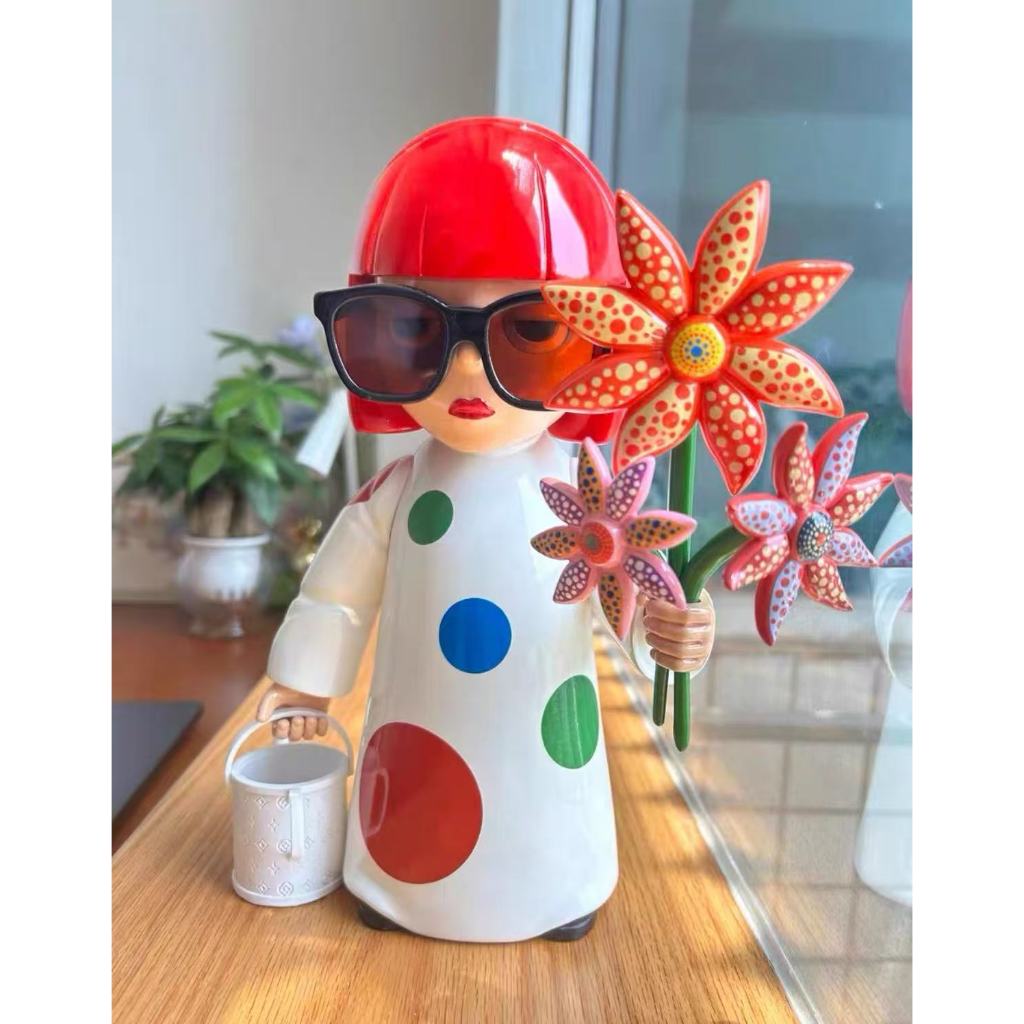 Yayoi Kusama Yayoi Kusama Polka Dot Pumpkin Classic Series ของสะสมอินเทรนด์ของเล่น Master ตุ๊กตาศิลปินรูปเดสก์ท็อปตกแต่งของขวัญ