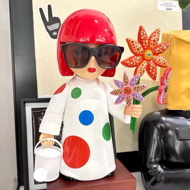 Yayoi Kusama Yayoi Kusama Polka Dot Pumpkin Classic Series ของสะสมอินเทรนด์ของเล่น Master ตุ๊กตาศิลปินรูปเดสก์ท็อปตกแต่งของขวัญ