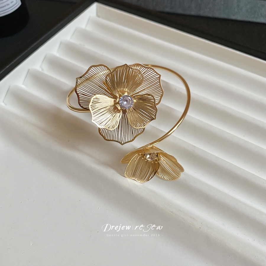 เดรช เพชรฝังกลวงดอกไม้พู่สร้อยคอชุดยุโรปและอเมริกาสไตล์ย้อนยุคกระดูกไหปลาร้าโซ่แสงหรูหราระดับไฮเอนด์ตกแต่งสร้อยคอ - รูปที่ 4