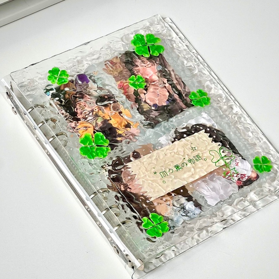 Yotsuba Story Water Ripple Card Book A5 อะคริลิคหลวมใบ Yotsumiya Card Book โพลารอยด์ 10 ซม.คู่มือเก็บหนังสืออัลบั้มโปสการ์ดอัลบั้มหนังสือการ์ดขนาดเล็ก