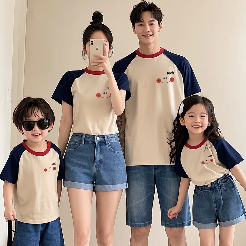 ผ้าฝ้ายเสื้อครอบครัวจับคู่ชุดเสื้อยืดผู้หญิงเสื้อคู่ชุดเสื้อผ้าผู้ชายผู้หญิง ที วันเกิด