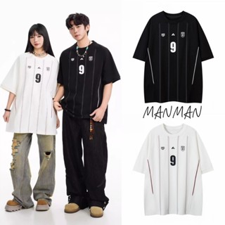 M＆M แขนสั้นลายทาง สไตล์ Hiphop เสื้อยืด แบบหลวมลำลอง แฟชั่นแ…