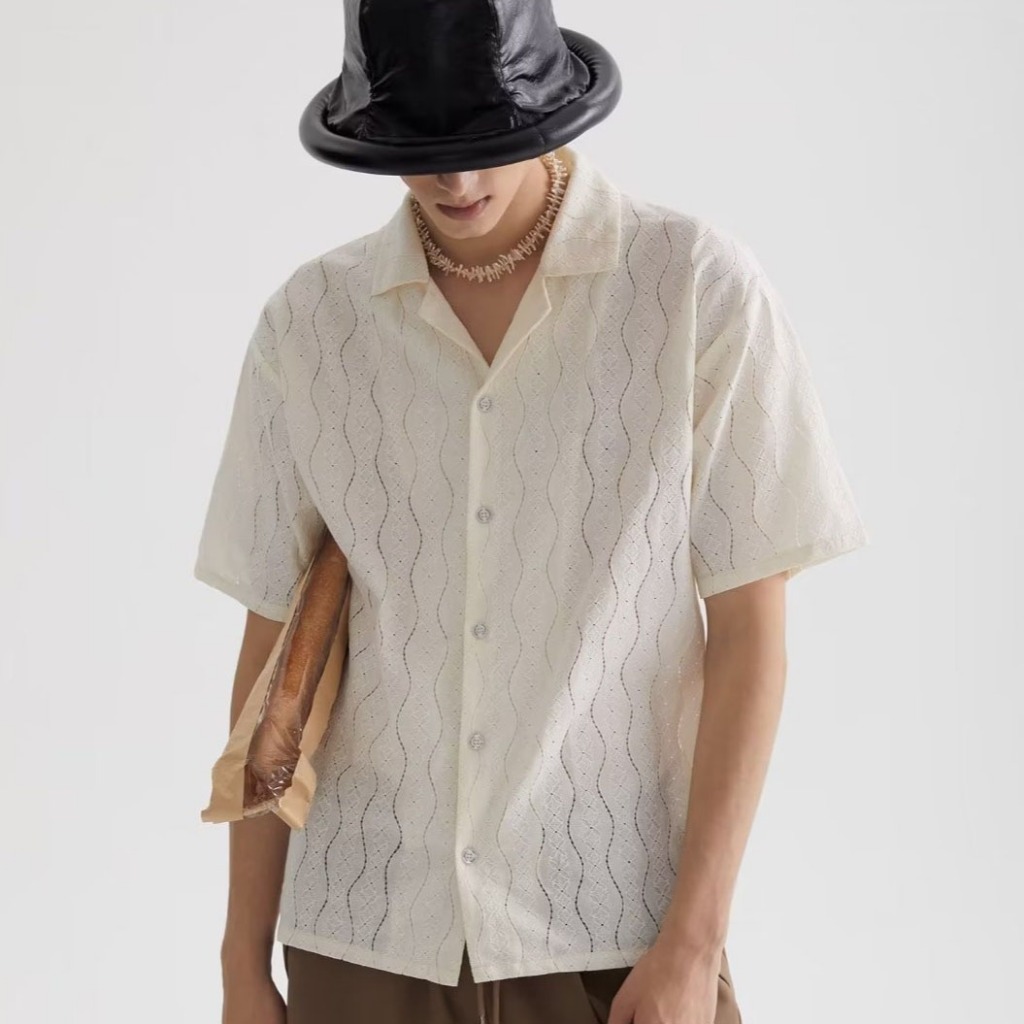 เทรนด์ยุโรปและอเมริกา ปกแขนสั้น ผู้ชาย ฤดูร้อน เนื้อผ้า異常短袖衬衫 新款男士个性透气纯色 tops 中性风格