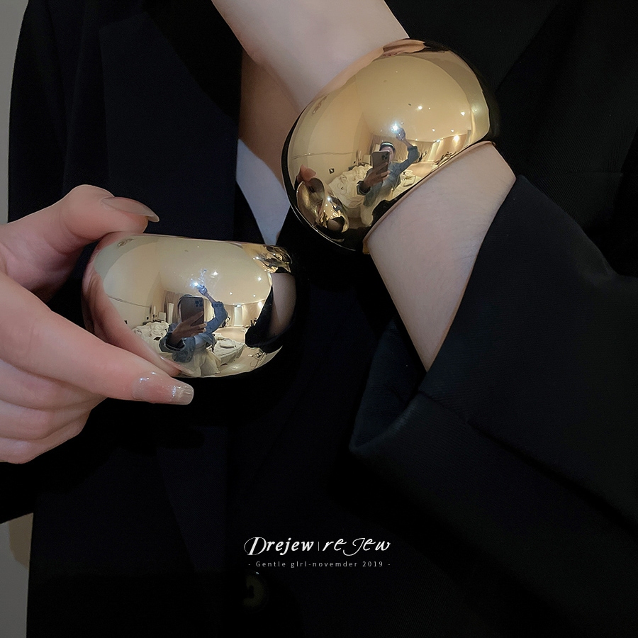 เดรเจเว สร้อยข้อมือรูปโค้งยุโรปและอเมริกาที่มีสร้อยข้อมืออเนกประสงค์ที่เรียบง่ายและทันสมัยแสงหรูหราเครื่องประดับมือระดับไฮเอน