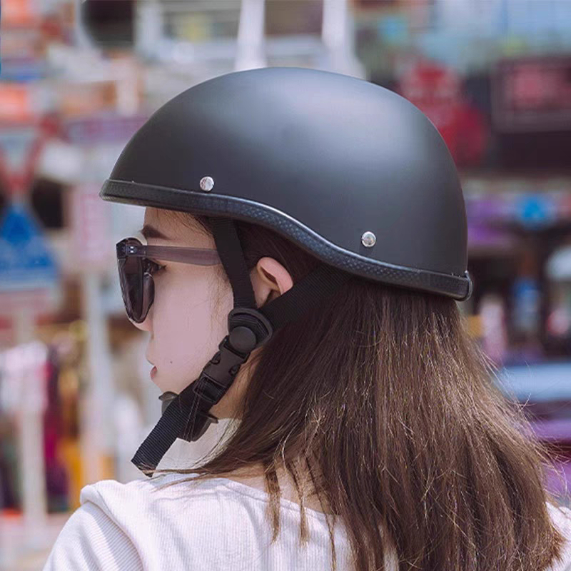 หมวกกันน็อคครึ่งใบ หมวกกันน็อคมอเตอร์ไซค์วินเทจ Retro Racer Scooter สีดําด้าน EPS ซับใน DOT ได้รับการรับรอง