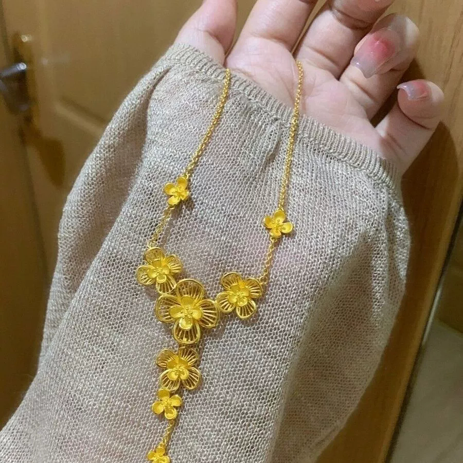 สร้อยคอนิชย้อนยุคสีทองพู่ดอกไม้กลวงโซ่คลาสโบนแฟชั่น