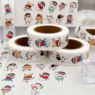สติกเกอร์ 500 สติกเกอร์ม้วนชินจัง เทปกาวการ์ตูน เทปกาวในตัว ตกแต่งบัญชีมือมือถือ เทปปิดผนึกจุด เครื่องเขียนสร้างสรรค์ รางวัลของขวัญ อุปกรณ์นักเ