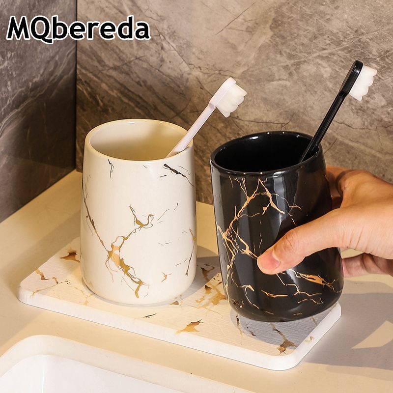 ชุดถ้วยแปรงเซรามิค แวววาว หรูหรา ของใช้ในห้องน้ํา สําหรับคู่รัก 3 ชิ้น ต่อชุด