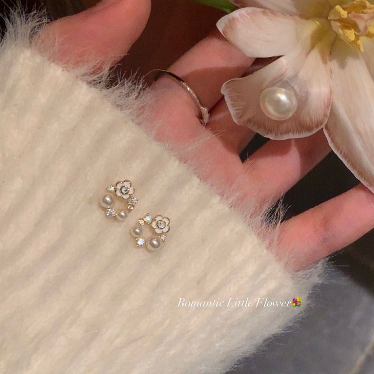 ประณีตขนาดเล็ก Camellia ต่างหูมุกหญิงหรูหรา Niche ต่างหูหญิงออกแบบ High-End ต่างหูอารมณ์หญิง