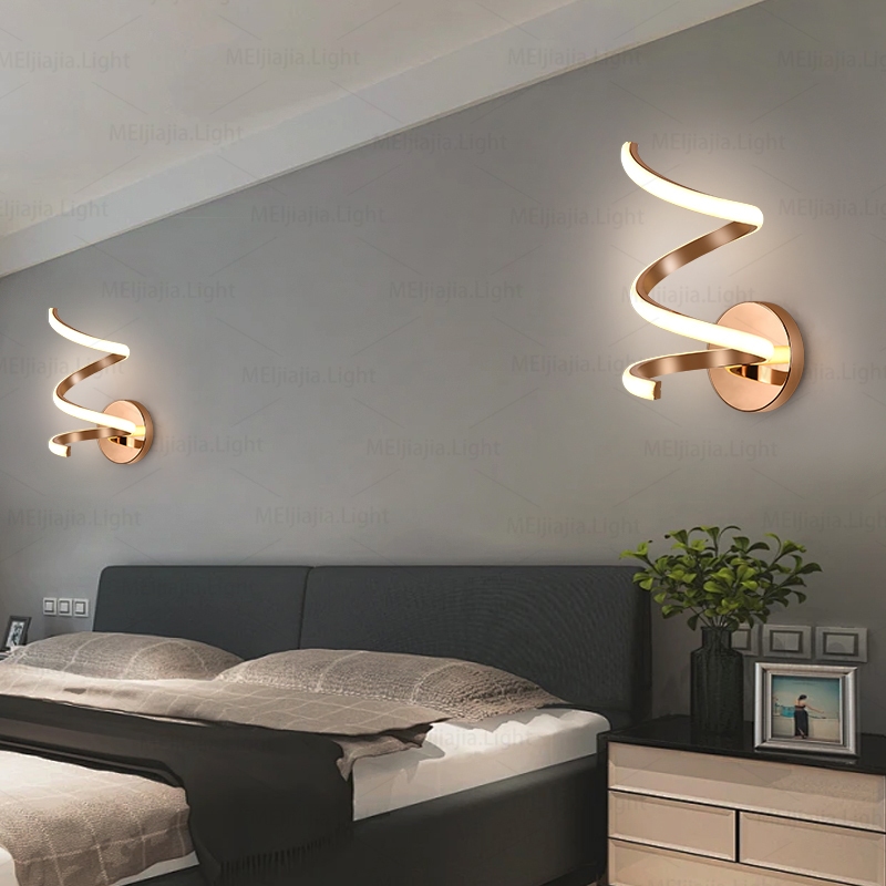 นอร์ดิกห้องนอนโคมไฟข้างเตียงสีทองบันไดที่เรียบง่ายห้องโถงผนังแสงห้องนั่งเล่นโซฟาพื้นหลังสร้างสรรค์โคมไฟตกแต่ง - รูปที่ 5