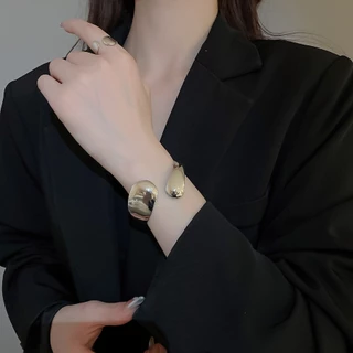 [Jewbeauty]ชุดสร้อยข้อมือเปิดปากมันวาวรูปไข่สไตล์ยุโรปและอเมริกาเครื่องประดับมือระดับไฮเอนด์ที่ทันสมัยและหลากหลาย