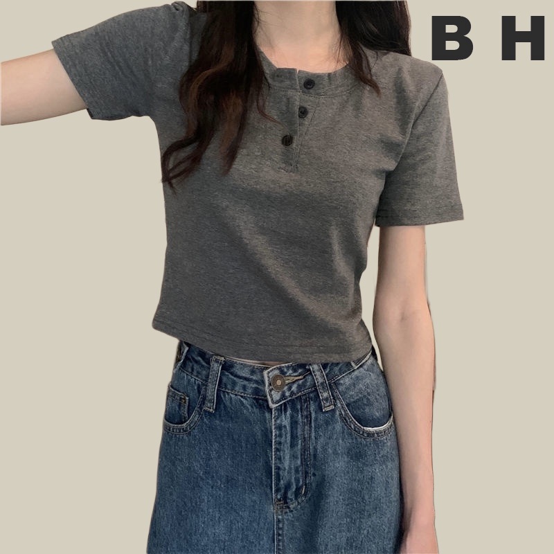ใหม่ เสื้อยืด คอกลม แขนสั้น ติดกระดุม สไตล์ฤดูร้อน สําหรับผู้หญิง